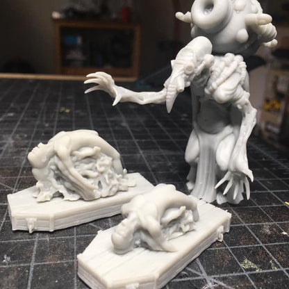 Seelensammler mit Seelenurne & Särgen – 3D-gedruckte Resin-Miniatur | Gruselige Fantasy-Figur für Tabletop & Rollenspiel | Unbemalt