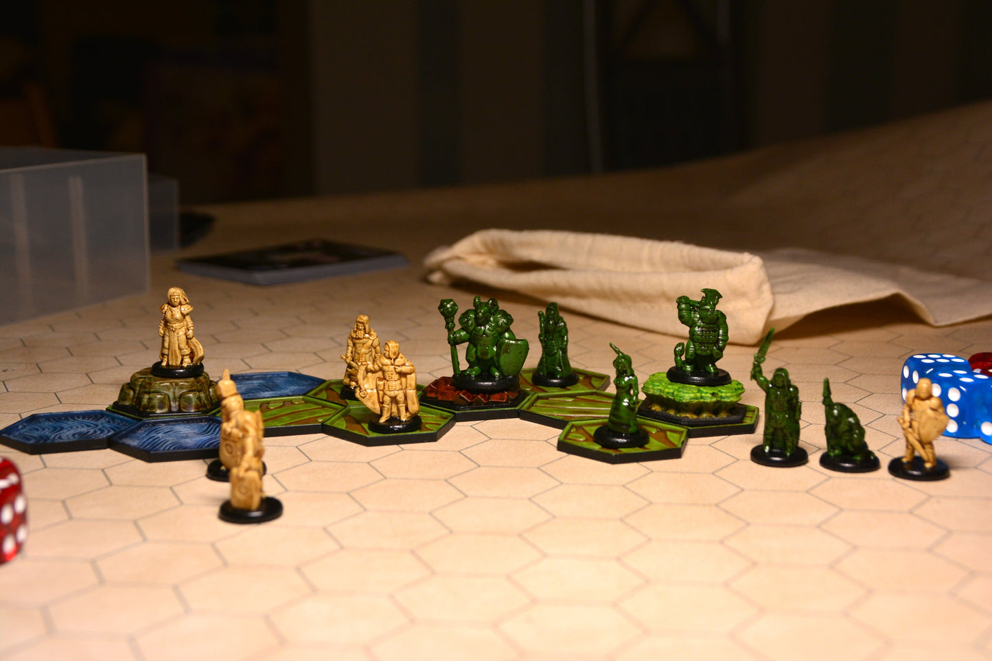 Pocket Tactics (4th Ed.) * Legion des High Kings vs. Tribes of the Dark Forest (Core Set 1)